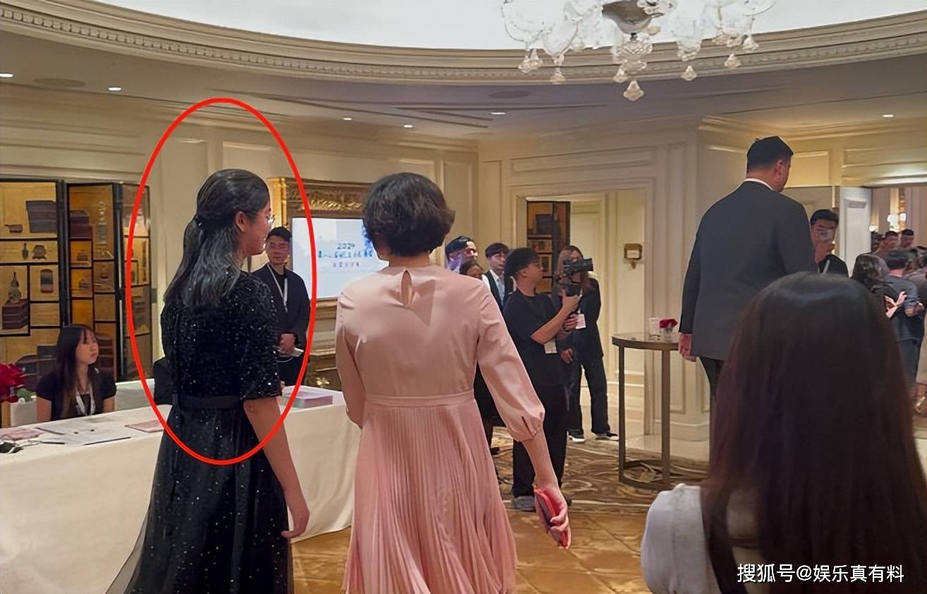 【反差婊吃瓜爆料黑料免費(fèi)】鯨訪談｜西貝賈國(guó)龍：丟掉快餐夢(mèng)想 端上“心情價(jià)值”