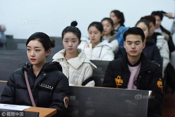 一個油輪出現(xiàn)故障 土耳其博斯普魯斯海峽雙向交通暫停