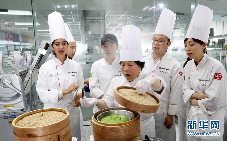 中汽協(xié)：10月中國(guó)品牌乘用車共銷售193.1萬(wàn)輛，環(huán)比增長(zhǎng)12.9%