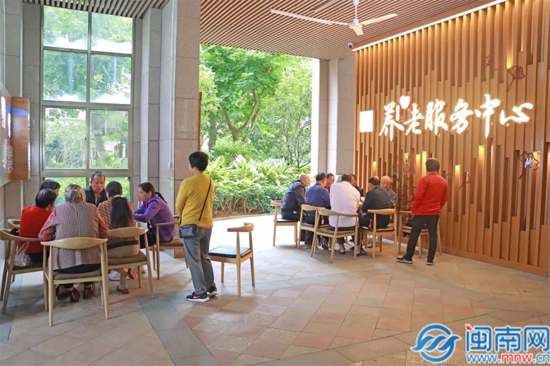 國泰君安：微信“藍(lán)包”擴(kuò)大測試范圍、推出激勵計劃 有望迎旺季催化