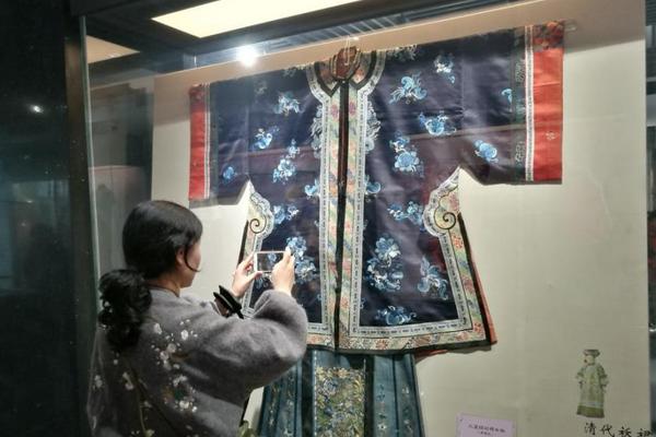 【成品視頻直播軟件推薦哪個好用】“出?！辟惖滥氵M我退 頂流“混戰(zhàn)”互不相讓