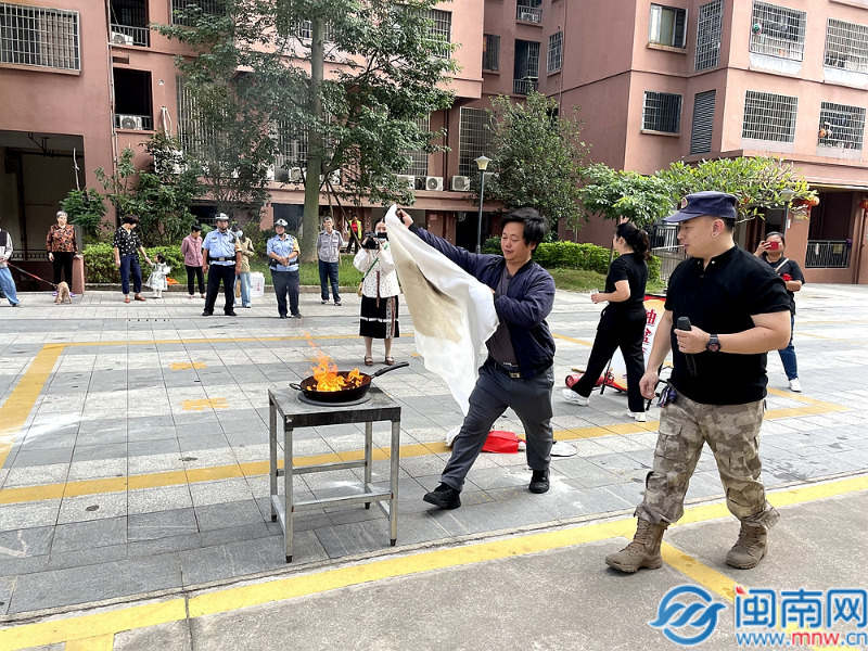 香港特區(qū)正府：對(duì)美國(guó)和英國(guó)部分地區(qū)禽肉及禽類產(chǎn)品暫停進(jìn)口