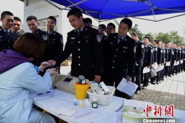 【免費(fèi)開放的api大全】11月26日，人民幣兌美元中間價上漲8個基點(diǎn)